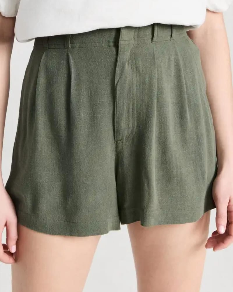 Front of a model wearing a size L Farah Short In Forest in Forest by Z Supply. | dia_product_style_image_id:353363